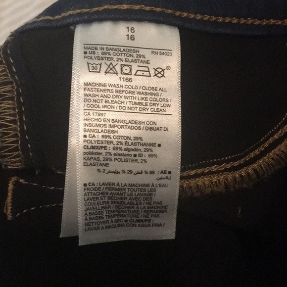 Shorts - Picture 4 of 4